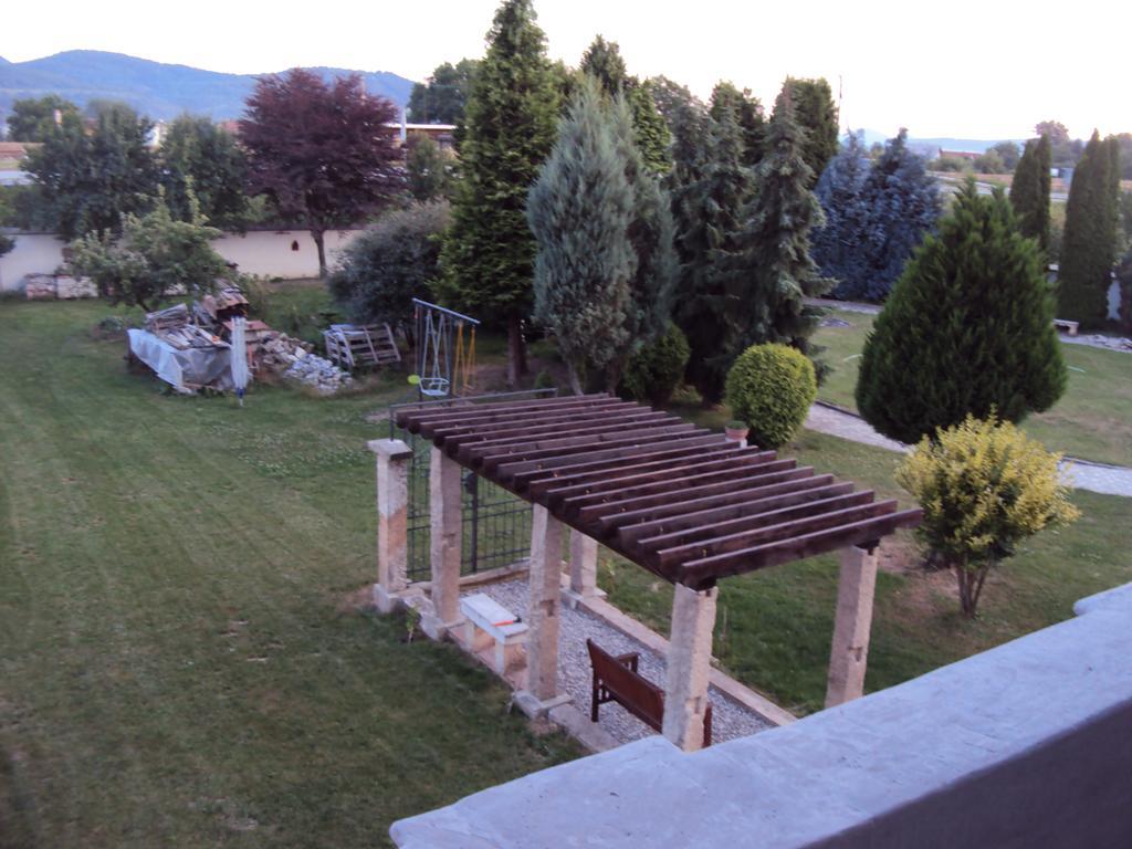 Castle Kaštieľ Kotešová Apartamento Quarto foto
