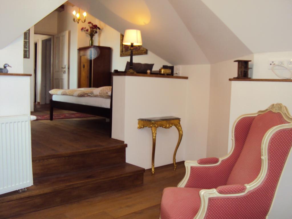 Castle Kaštieľ Kotešová Apartamento Quarto foto