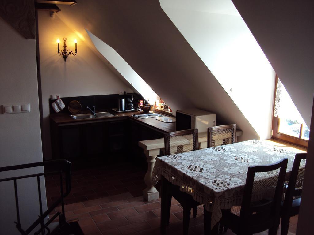 Castle Kaštieľ Kotešová Apartamento Exterior foto