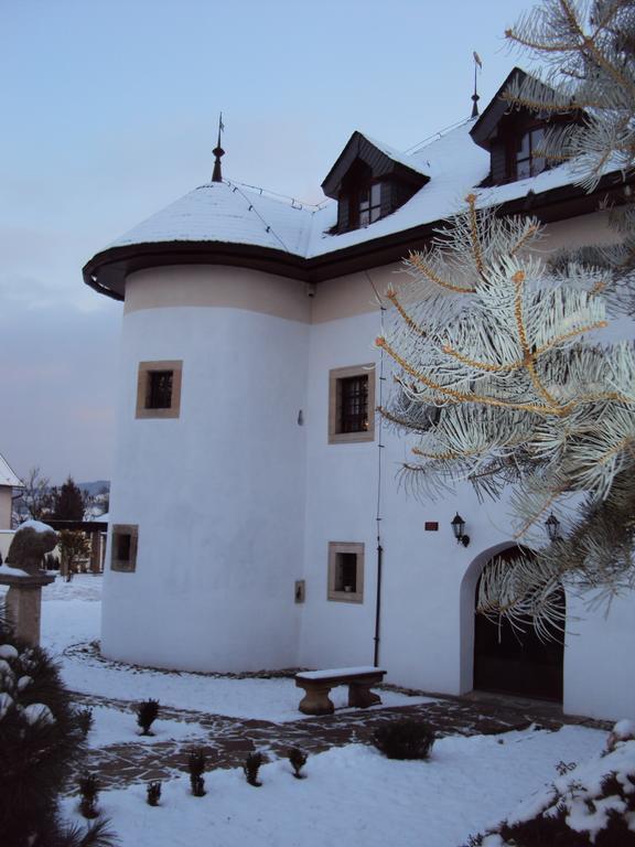 Castle Kaštieľ Kotešová Apartamento Exterior foto