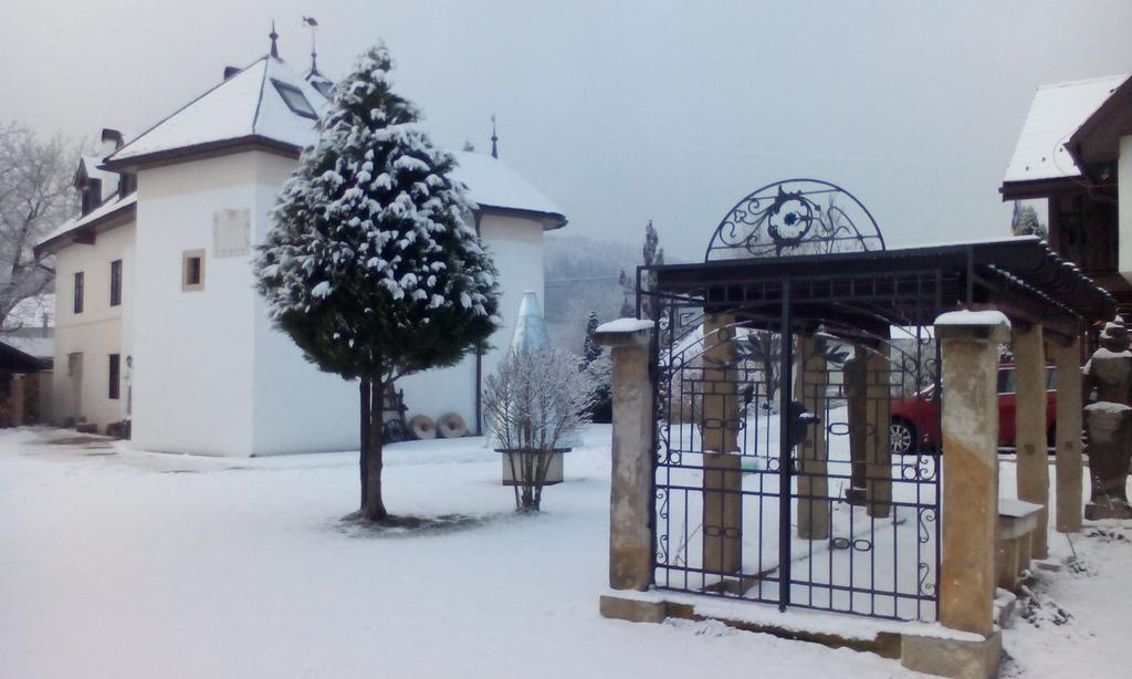 Castle Kaštieľ Kotešová Apartamento Exterior foto